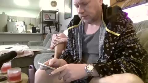 me2283 online show from 03/03/25, 02:04