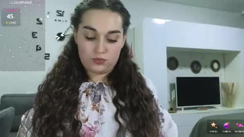 Snapshot of me_lissa_sun chatting on 12/12/24, 07:48 Melissa online show from 12/12/24, 07:48