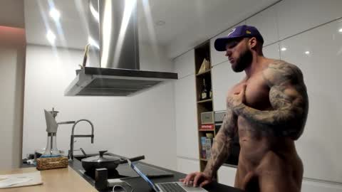 Snapshot of mealphamale chatting on 01/07/26, 04:31 Alpha Male online show from 01/07/26, 04:31