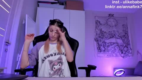 Snapshot of meandmaboy chatting on 11/16/25, 09:53 Anna online show from 11/16/25, 09:53