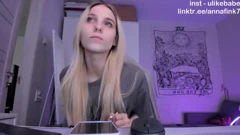 Snapshot of meandmaboy chatting on 11/20/25, 07:19 Anna online show from 11/20/25, 07:19