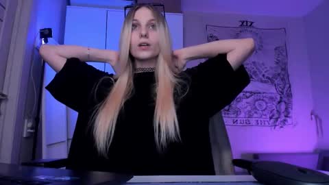 Snapshot of meandmaboy chatting on 01/15/26, 03:22 Anna online show from 01/15/26, 03:22