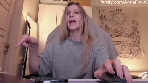 Snapshot of meandmaboy chatting on 03/22/26, 07:28 Anna online show from 03/22/26, 07:28