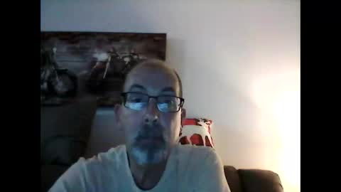 me at home online show from 01/02/25, 03:37