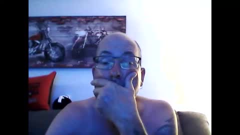 me at home online show from 10/03/25, 03:03