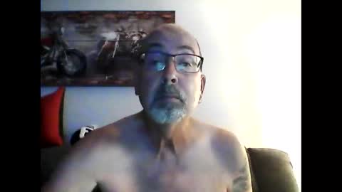 me at home online show from 10/04/25, 11:30