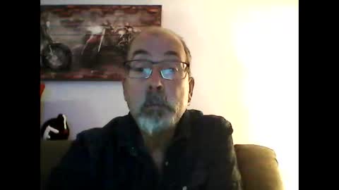 Snapshot of meathome3 chatting on 12/22/25, 09:23 me at home online show from 12/22/25, 09:23