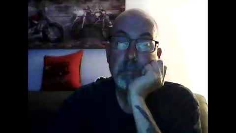 me at home online show from 04/19/26, 03:39