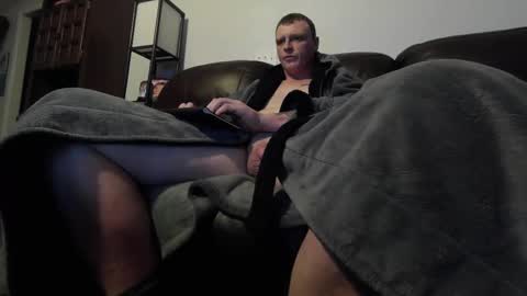 Snapshot of meatmallet2469 chatting on 01/03/25, 02:21 Meatmallet online show from 01/03/25, 02:21