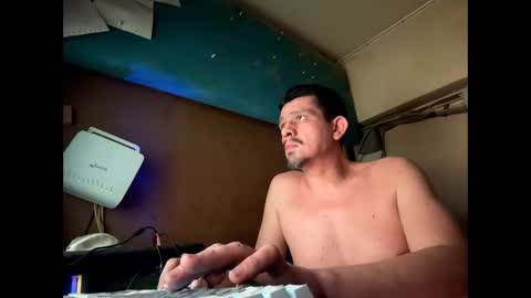 Snapshot of mecera83 chatting on 01/01/25, 01:27 mecera83 online show from 01/01/25, 01:27