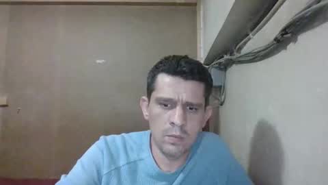 Snapshot of mecera83 chatting on 10/22/25, 01:11 mecera83 online show from 10/22/25, 01:11