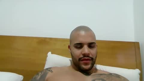 Snapshot of medellindrak chatting on 01/14/25, 11:27 filippoae online show from 01/14/25, 11:27