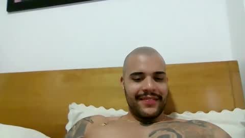 Snapshot of medellindrak chatting on 02/09/25, 09:17 filippoae online show from 02/09/25, 09:17