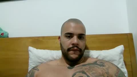 Snapshot of medellindrak chatting on 02/15/25, 11:36 filippoae online show from 02/15/25, 11:36