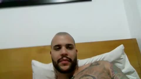 Snapshot of medellindrak chatting on 02/24/25, 01:13 filippoae online show from 02/24/25, 01:13