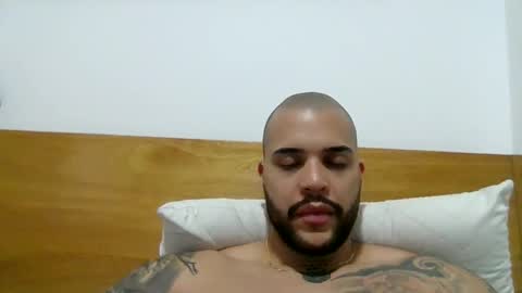 Snapshot of medellindrak chatting on 03/01/25, 02:04 filippoae online show from 03/01/25, 02:04