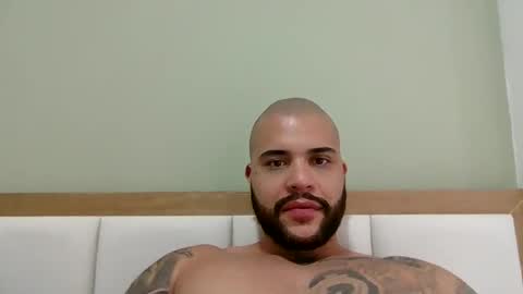 Snapshot of medellindrak chatting on 10/12/25, 06:07 filippoae online show from 10/12/25, 06:07