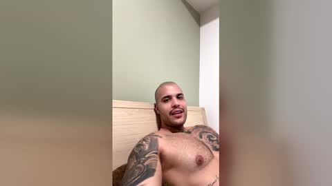 Snapshot of medellindrak chatting on 03/23/26, 01:09 filippoae online show from 03/23/26, 01:09