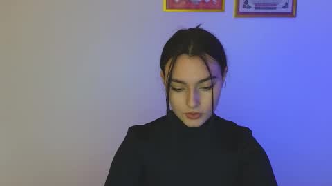 Snapshot of medina_andress chatting on 02/27/25, 04:21 Dina online show from 02/27/25, 04:21