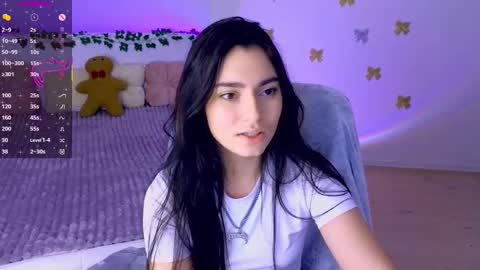 Snapshot of medina_andress chatting on 02/04/26, 10:15 Dina online show from 02/04/26, 10:15