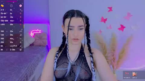 Snapshot of medina_andress chatting on 02/26/26, 10:20 Dina online show from 02/26/26, 10:20