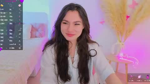 Snapshot of medina_andress chatting on 06/14/26, 04:42 Dina online show from 06/14/26, 04:42