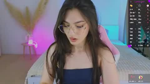 Snapshot of medina_andress chatting on 06/19/26, 05:06 Dina online show from 06/19/26, 05:06