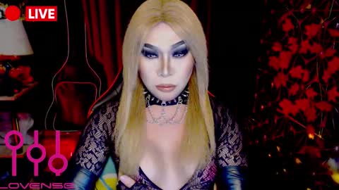 Snapshot of medusaprey chatting on 11/18/25, 07:07 THE QUEEN ALPHA Queen Medusa Prey online show from 11/18/25, 07:07