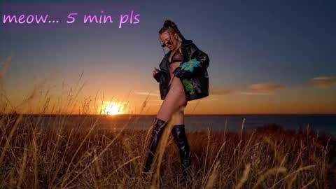 Sweet Meow nonude online show from 11/03/25, 12:46
