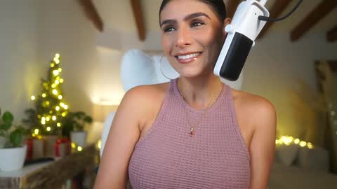 Andrea  online show from 12/20/24, 09:28