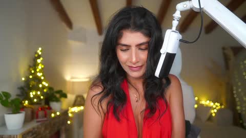 Andrea  online show from 12/31/24, 08:34