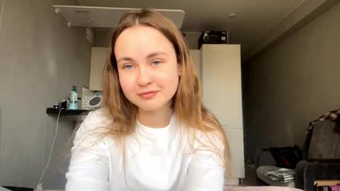 Snapshot of meehunte chatting on 11/23/25, 10:15 Olivia online show from 11/23/25, 10:15