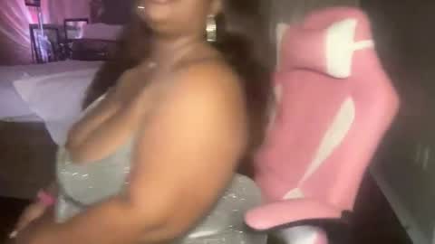 Snapshot of meetsouthernpeach chatting on 12/22/24, 07:31 Southern Peach online show from 12/22/24, 07:31