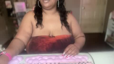 Snapshot of meetsouthernpeach chatting on 02/19/25, 04:44 Southern Peach online show from 02/19/25, 04:44