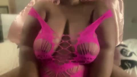 Snapshot of meetsouthernpeach chatting on 11/20/25, 05:07 Southern Peach online show from 11/20/25, 05:07