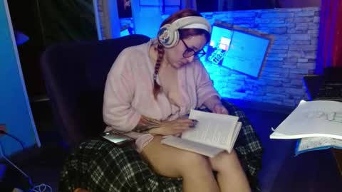 Snapshot of meg4n_420 chatting on 11/23/25, 06:02 megan online show from 11/23/25, 06:02