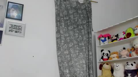 Snapshot of megan_and_clohe chatting on 02/02/26, 06:06 M E G A N online show from 02/02/26, 06:06