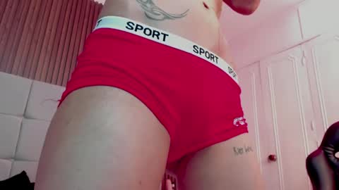 Snapshot of megan_and_clohe chatting on 03/17/26, 06:33 M E G A N online show from 03/17/26, 06:33