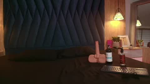 Snapshot of megan_beaumontx chatting on 06/09/26, 08:42 M E G A N online show from 06/09/26, 08:42