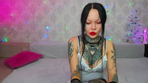 Snapshot of megan_blackmoon chatting on 12/29/24, 08:00 Helena Tuman online show from 12/29/24, 08:00
