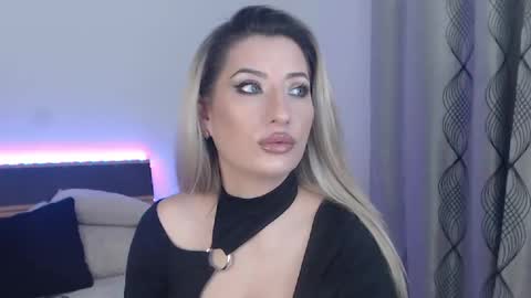 Megan Blazee  online show from 01/14/25, 08:04