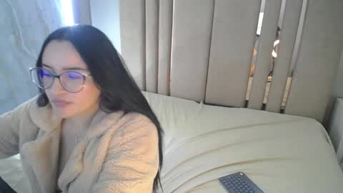 Snapshot of megan_blue5 chatting on 06/08/26, 04:18 Megan3 online show from 06/08/26, 04:18