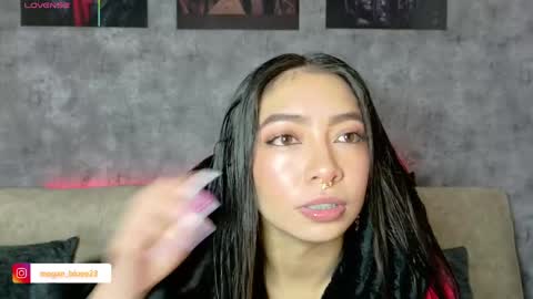 Snapshot of megan_bluee_ chatting on 03/16/26, 04:44 Megan Bluee online show from 03/16/26, 04:44