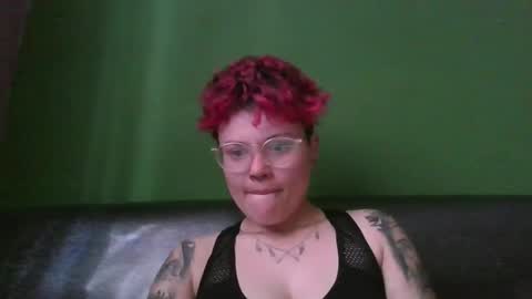 Megan and sophi online show from 12/01/24, 09:26