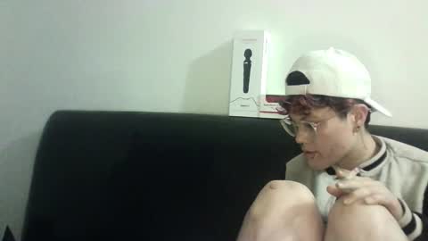 Megan and sophi online show from 02/27/25, 09:00