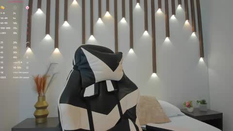 MEGAN COOPER online show from 10/09/25, 09:13