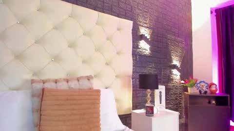     online show from 03/12/25, 02:45