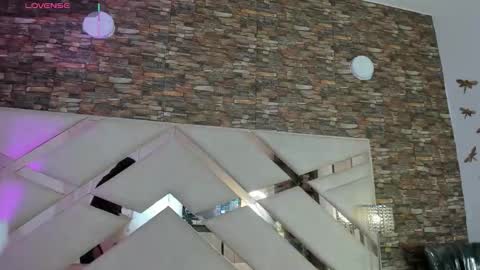     online show from 11/25/25, 11:21