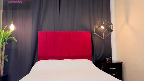 megan do santos online show from 10/22/25, 02:12