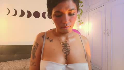 Snapshot of megan_hottts chatting on 01/15/26, 04:44 megan_hottts online show from 01/15/26, 04:44